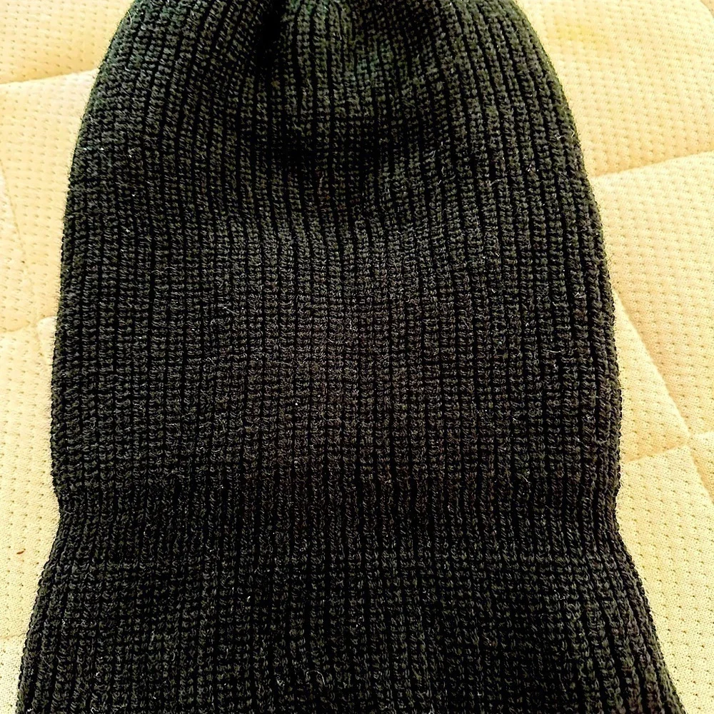 Knit Full Face Mask with Eyehole. Kids Size 4-7. Black.